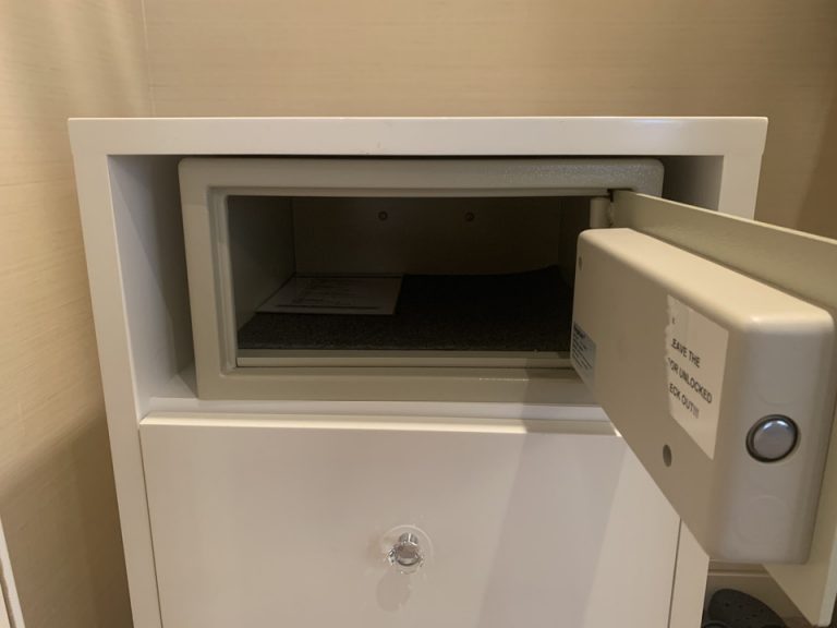 セーフティーボックス(開けた状態)