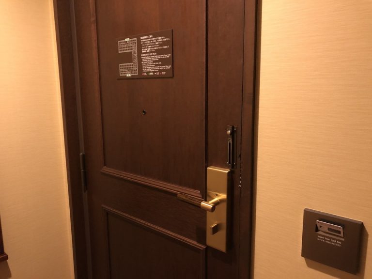 客室玄関_内側