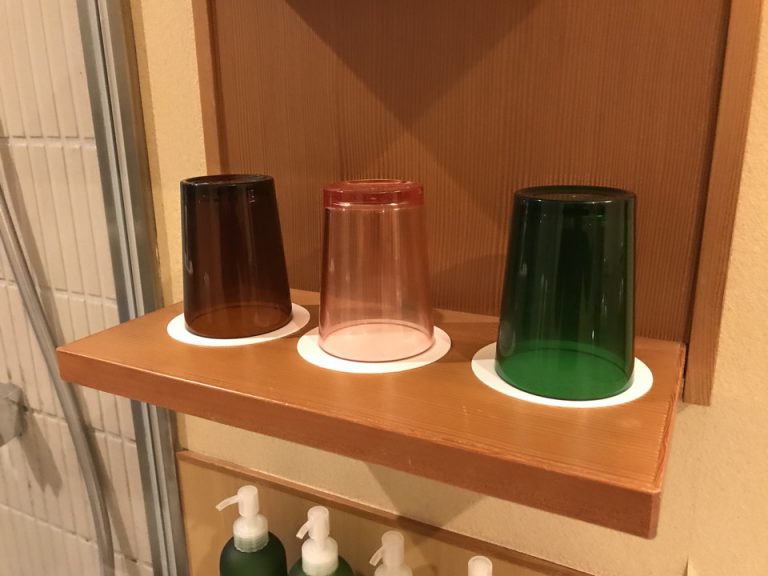 洗面台用コップ