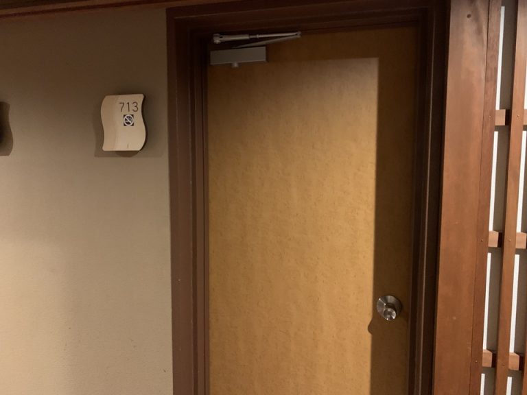 客室扉