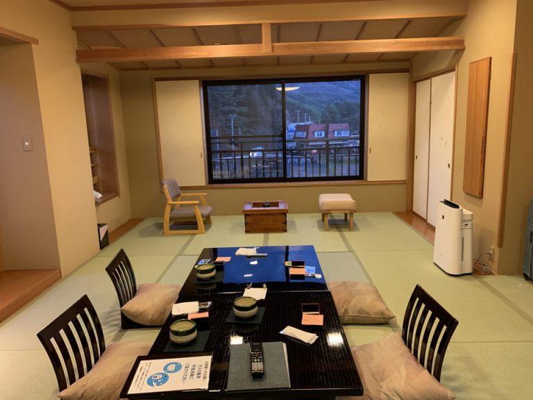 客室全体(窓際方向)2