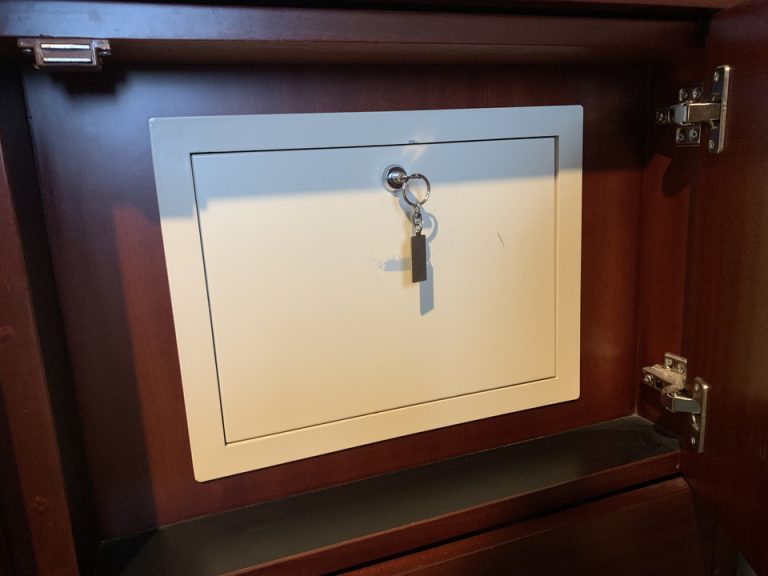 セーフティボックス(閉じた状態)