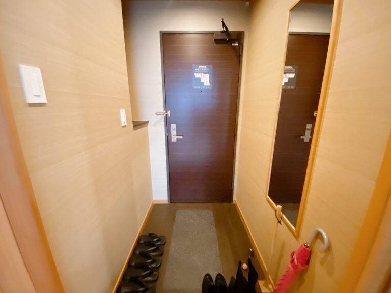 お部屋から入口