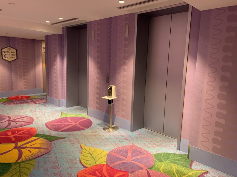 エレベーターホール客室