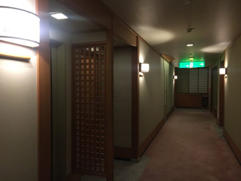 部屋前廊下