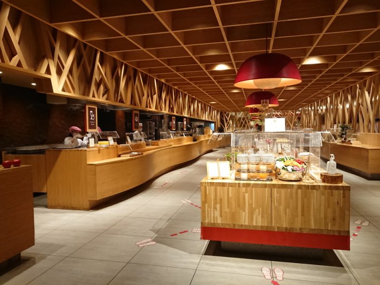 ビュッフェ会場