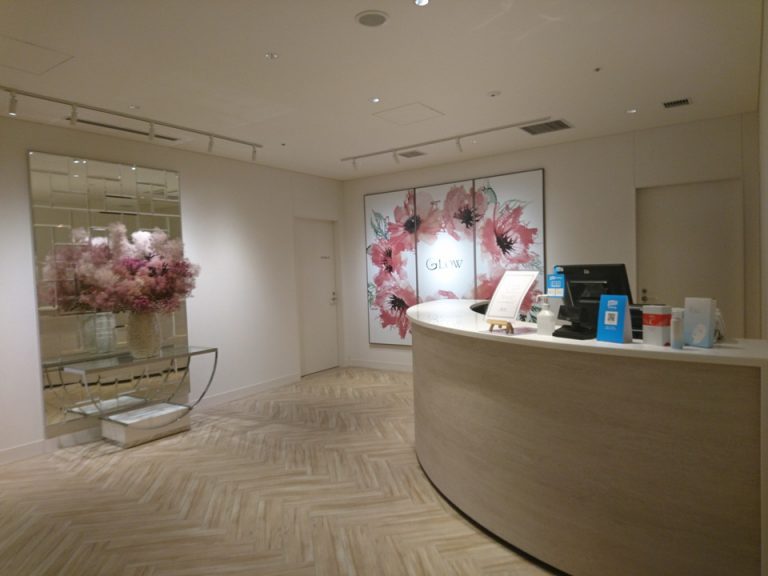 3階リフレッシュサロン「GLOW」