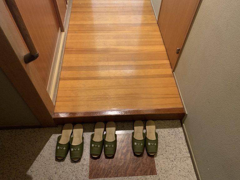 客室内 玄関