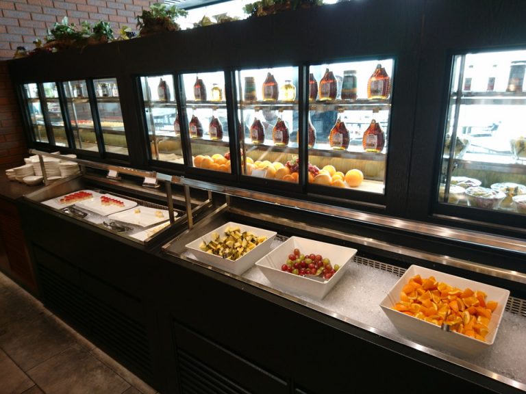 フルーツ・デザートコーナー