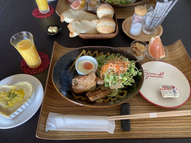 朝食も部屋食でした