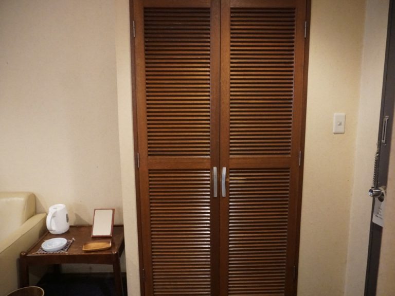 クローゼット閉じた状態