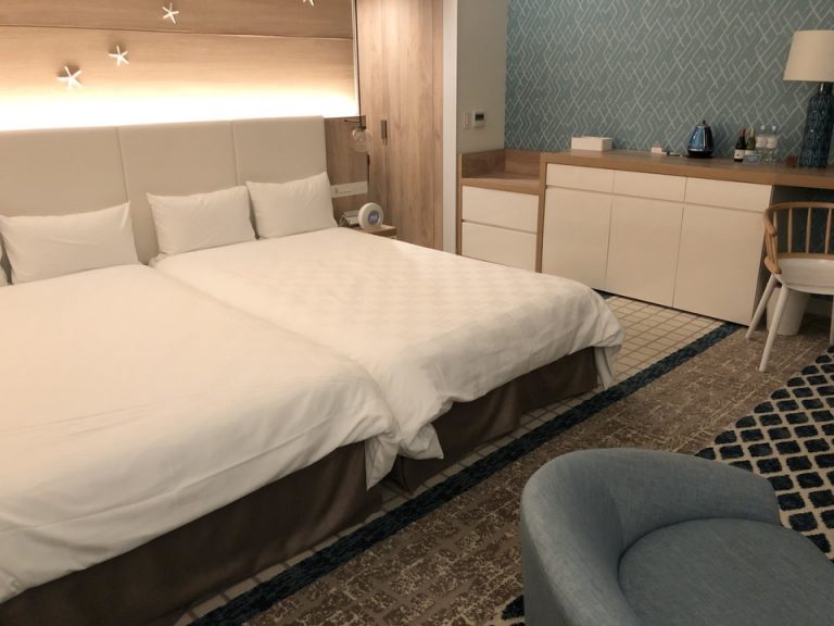 客室全体(入口方向)