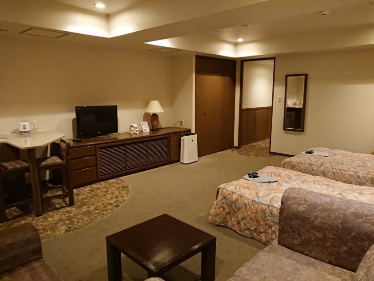 客室全体(入口方向)