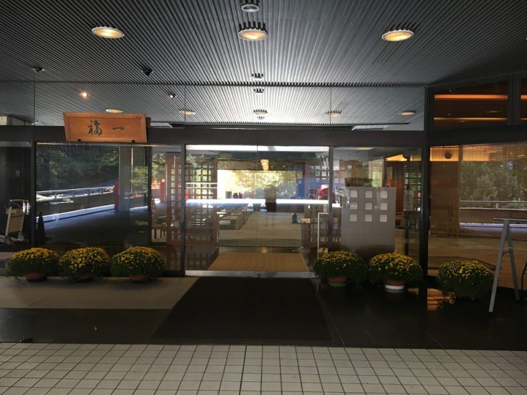 正面玄関