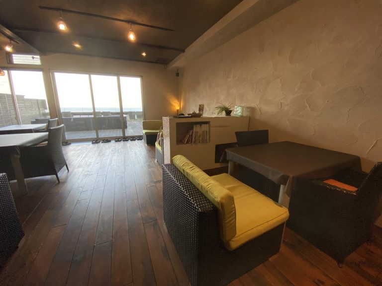 フロント・ロビー(チェックイン手続きはここで行います)