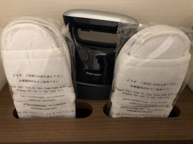 スリッパ、アイロン
