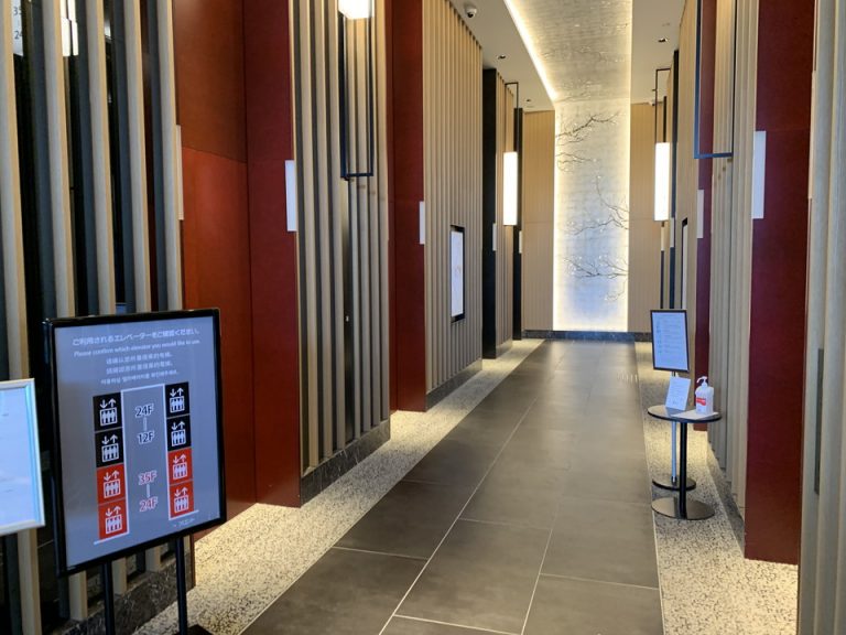 エレベーターホールフロント階