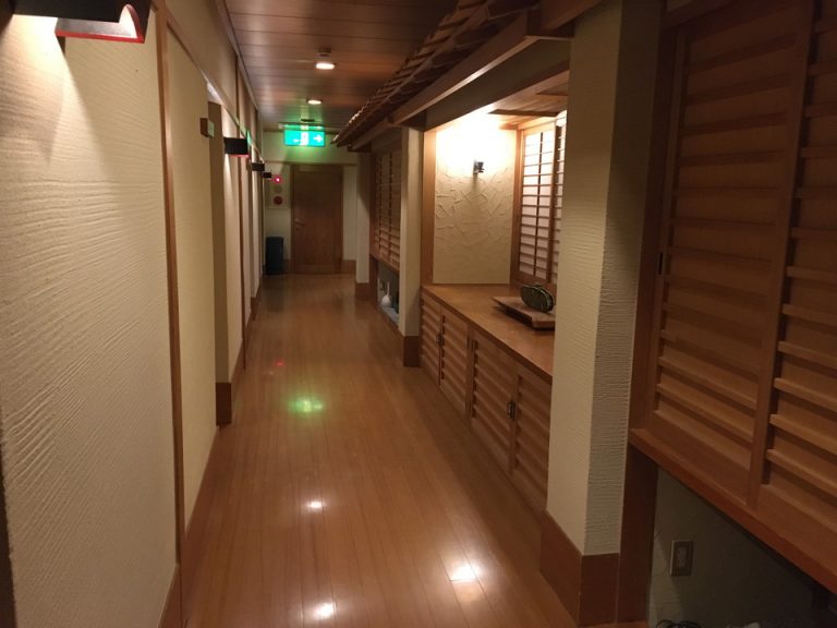 客室階廊下全体