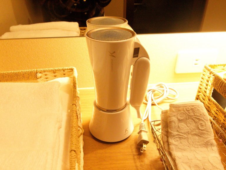 【ドライヤー】スタンド付きのドライヤー