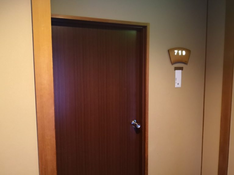 14_客室入口外観ドア