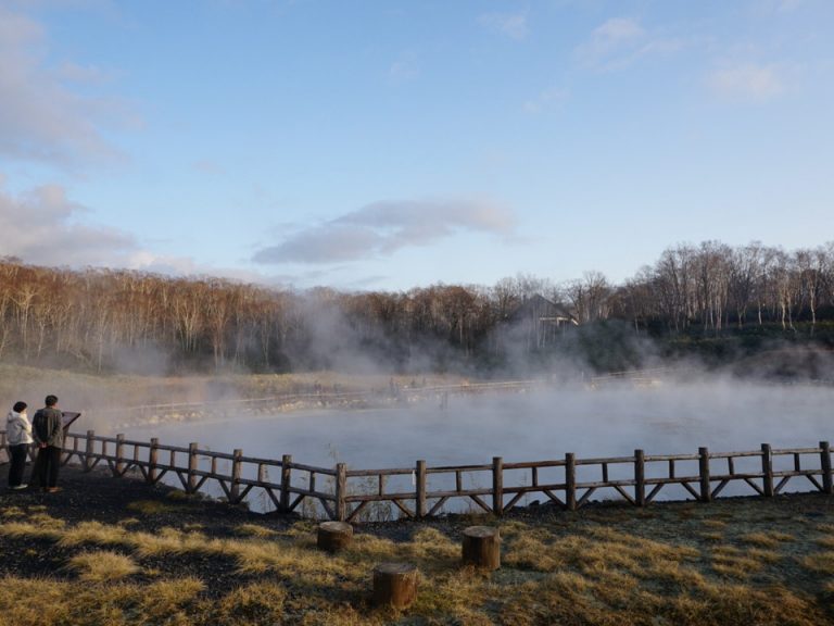 周囲を一周できます