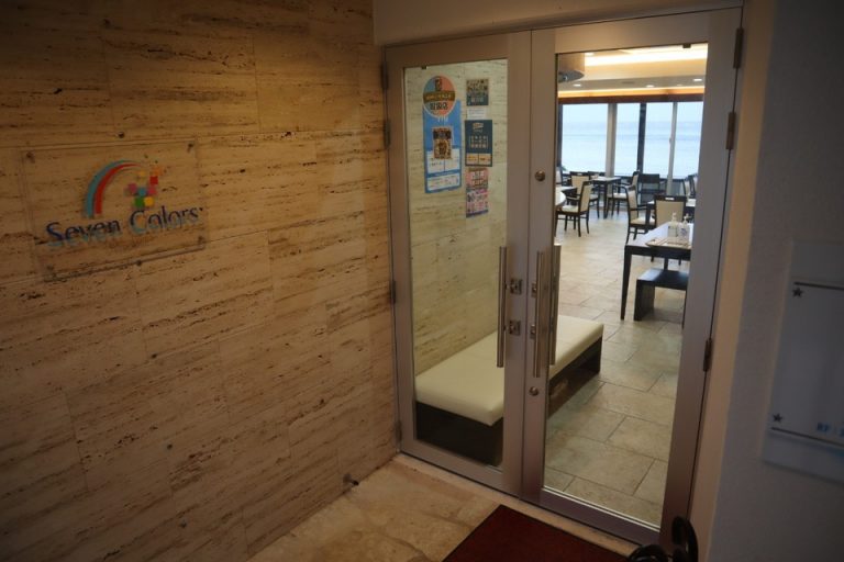 エントランス外観(1)