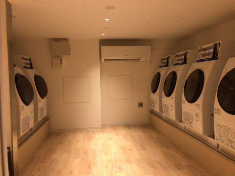 コインランドリー内部