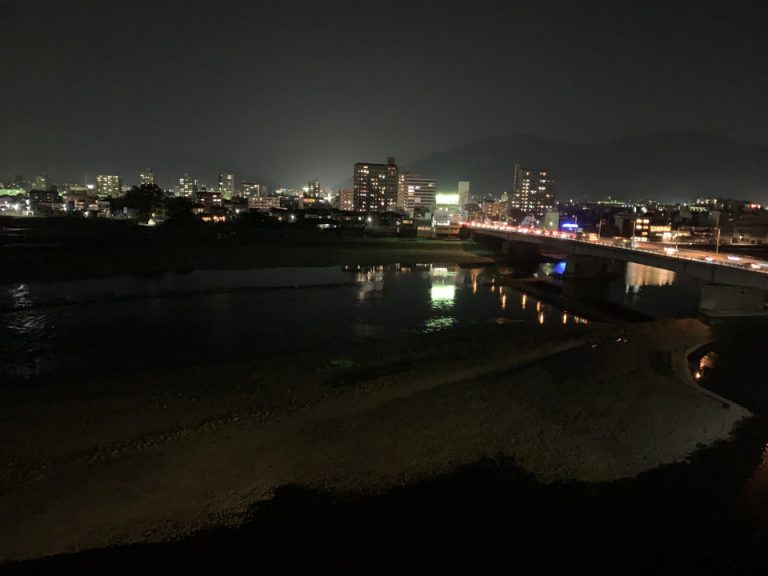 客室からの眺め 夜(3)