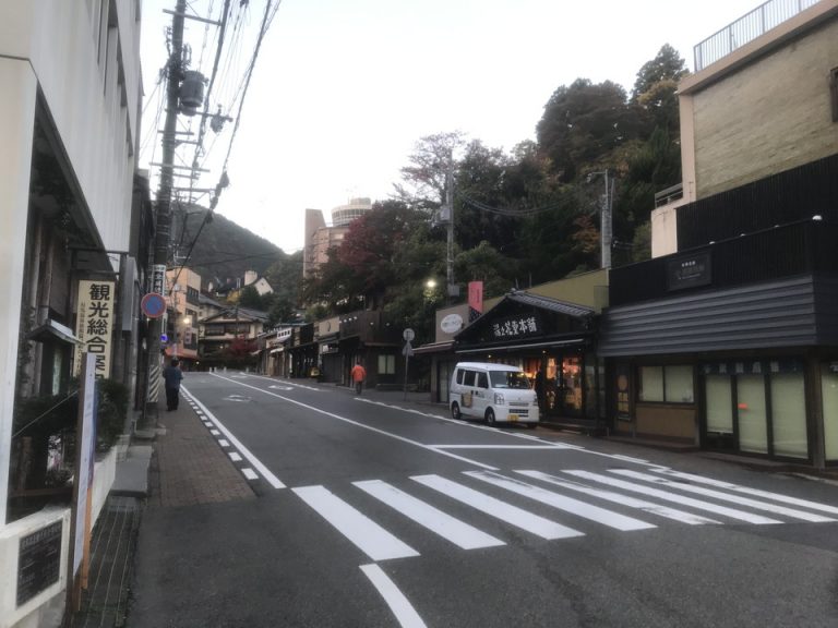 有馬温泉の繁華街(早朝はとても静かでした)