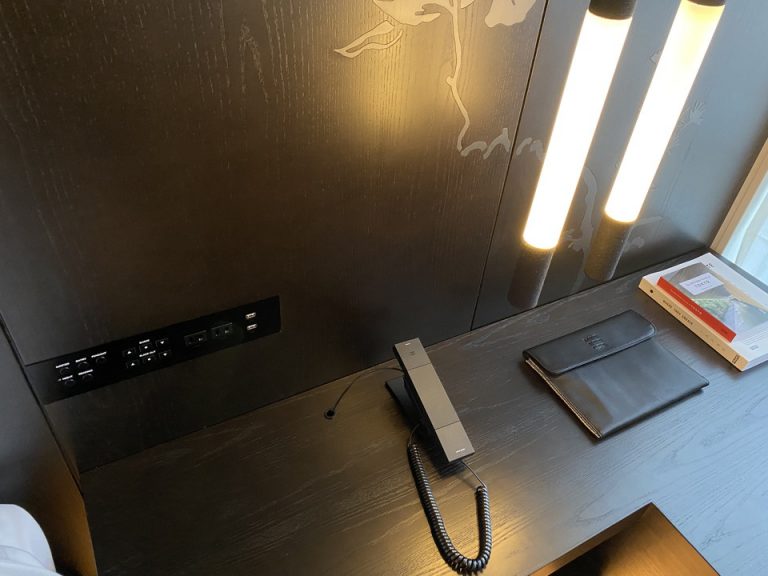 ベッドサイド(奥側)