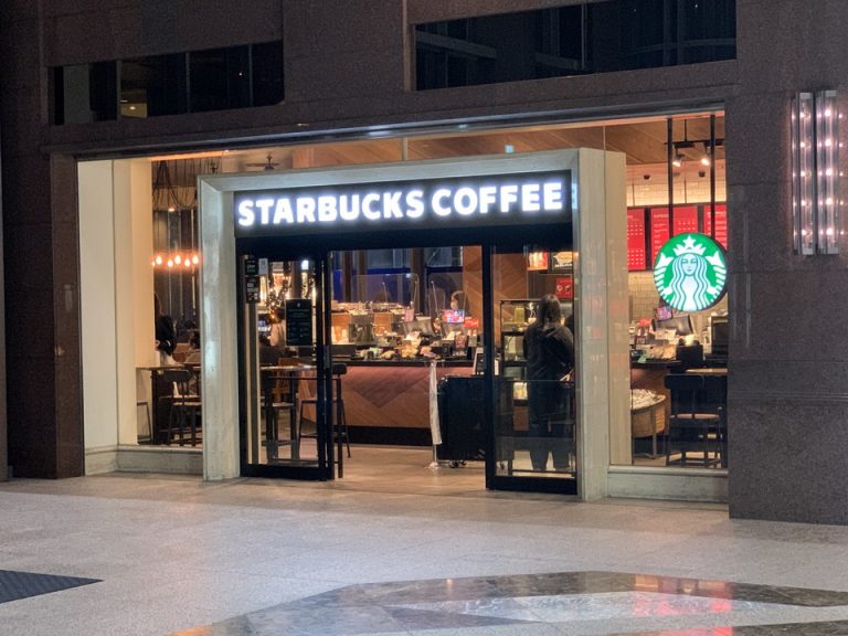 ショップ外観(スタバ)