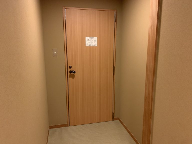 客室入口内観ドア