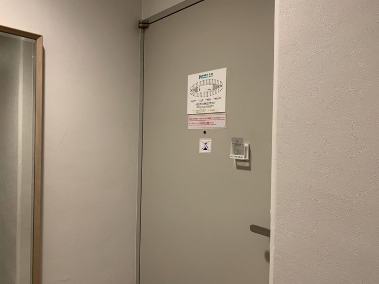 客室入口内観ドア