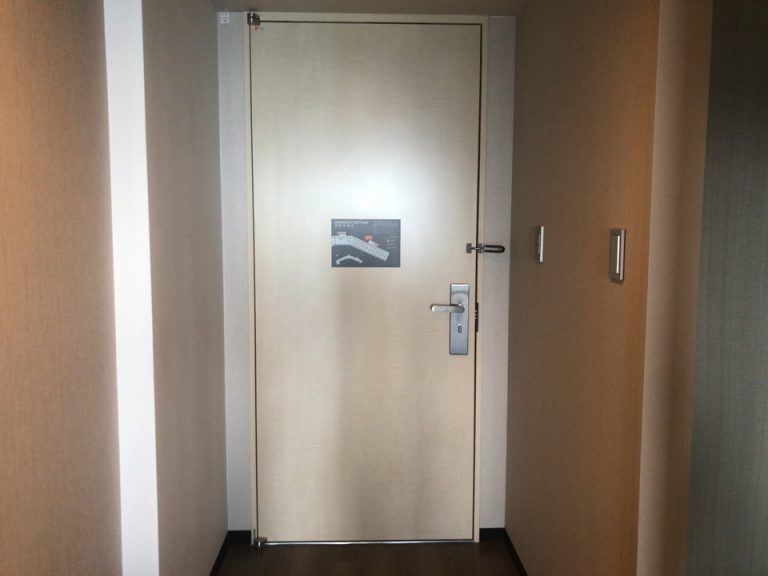 客室入口内観ドア