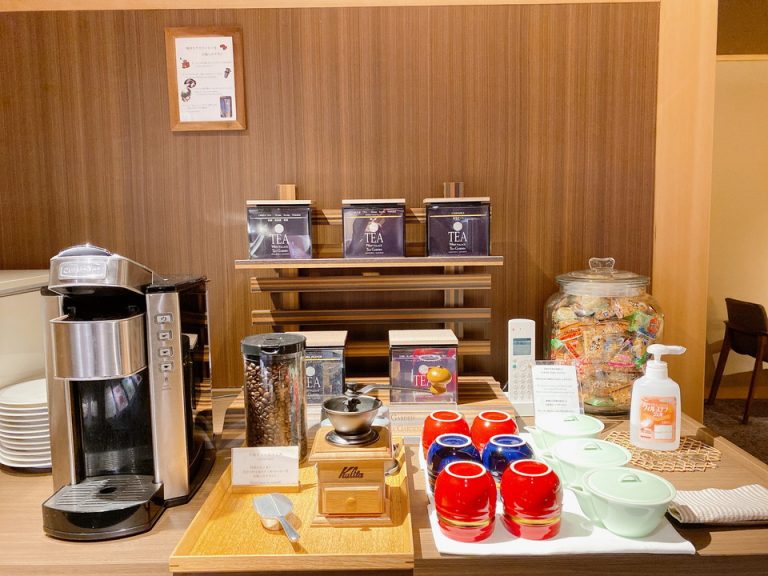 ラウンジ内カフェコーナー