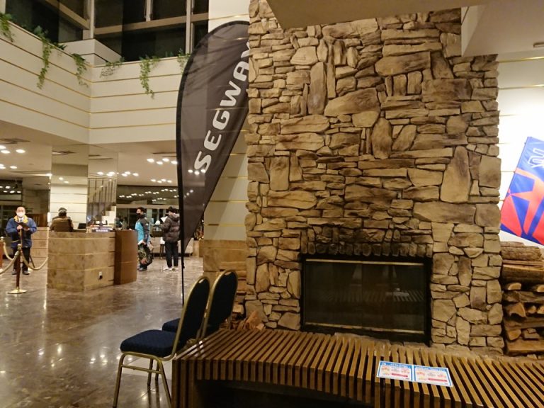 エントランス内観‗暖炉もありました