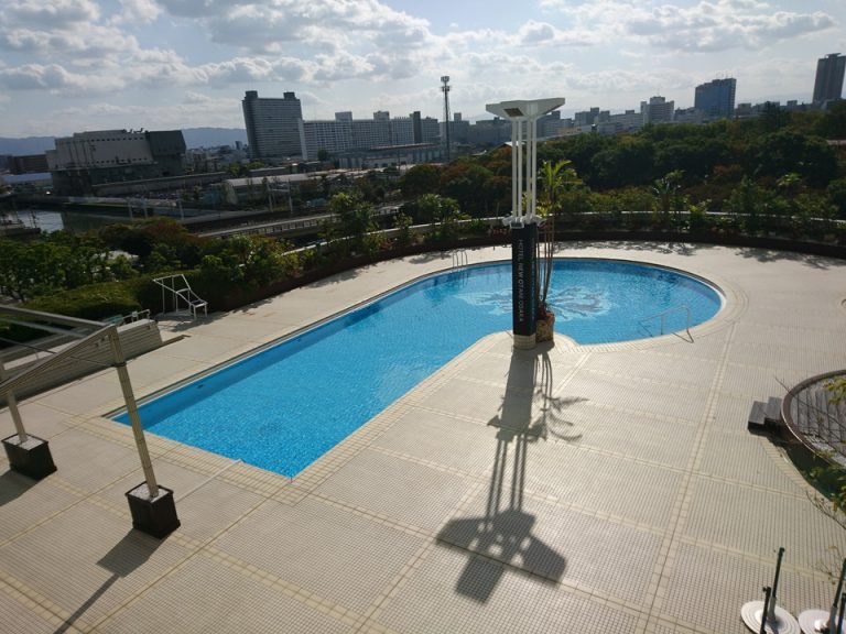 4階屋外プール(夏季のみ)