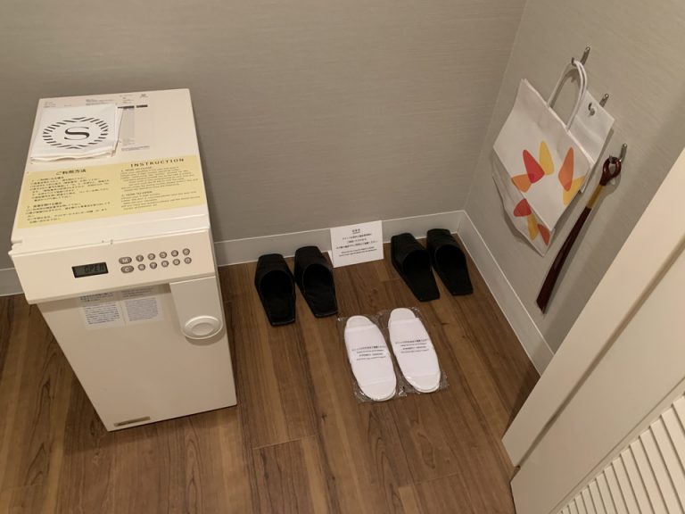 クローゼットルーム内