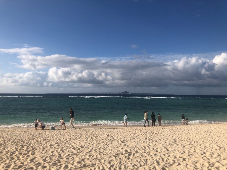 ホテル前ビーチ(1)