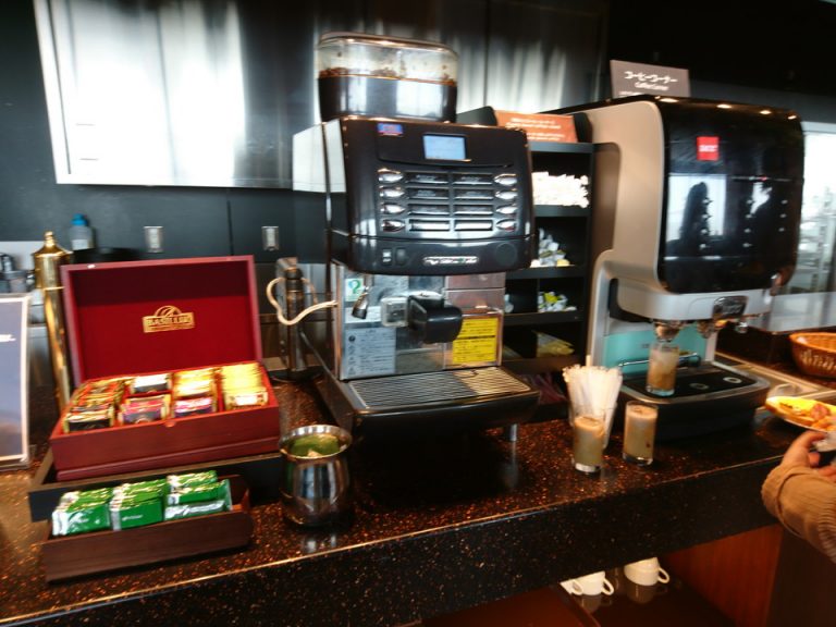 ホットドリンクコーナー