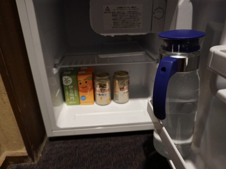 冷蔵庫の中にはフリードリンク