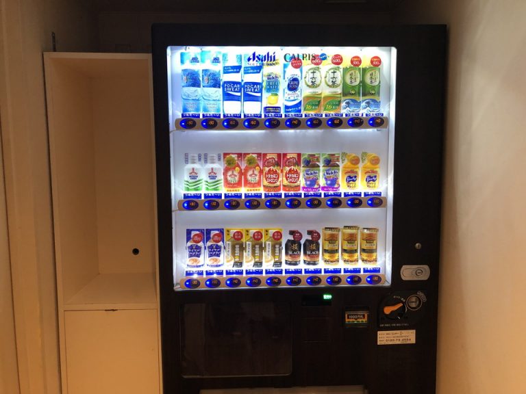 客室階 4F 廊下の自販機