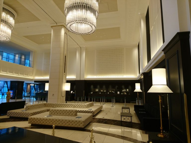 ロビー、フロント全体