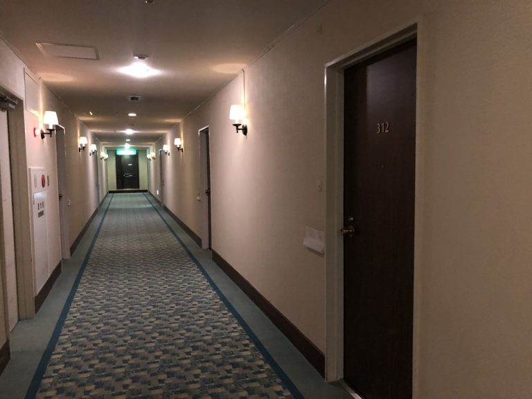 部屋付近の廊下1