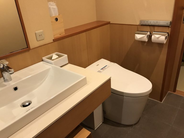 トイレと洗面台