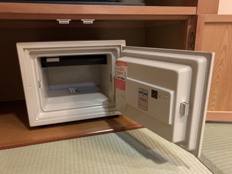 セーフティボックス(開けた状態)