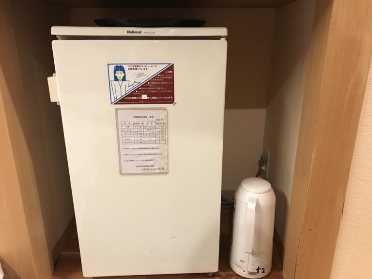 冷蔵庫 閉じた状態