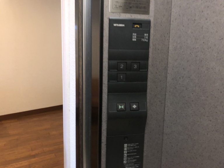 エレベーター階数ボタン