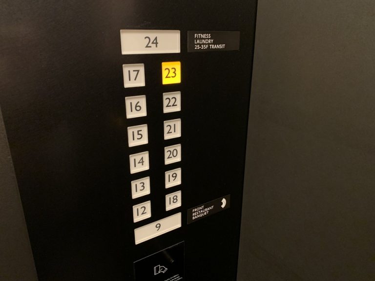 エレベーター階数ボタン