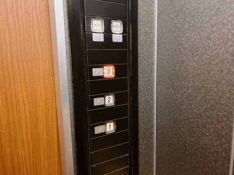 エレベーター階数ボタン